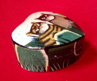Vintage Papier Mache Heart Box With Cats,  Hand Made In Kashmir 2