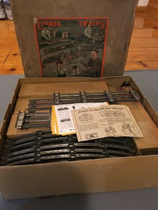 Vintage pre - war Lionel Standard Gauge Train Set with tracks and box 2