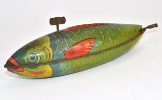Vintage J.  Chein & Co.  Tin Litho Wind Up Fish Made In The U.  S.  A.  W/o Tail Fin