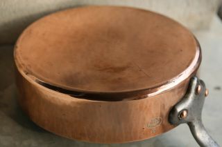 Vintage Louvre Paris Copper Saute Pan Hammered 2.  5kg/ 5.  5lb 2mm 10.  4 " Rare