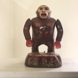 Vintage Modern Toys Battery Operated Gorilla.  Tin Toy,  King Kong,  Green Eyes.