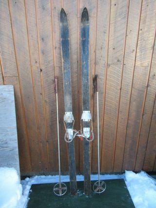 Great Vintage 74 " Long Wooden Skis With Finish And Old Metal Poles