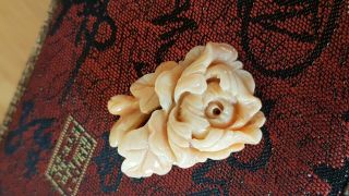 Vintage Natural Coral Japanese Momo Carved Flowers 8 G Big Pendant Or Brooch