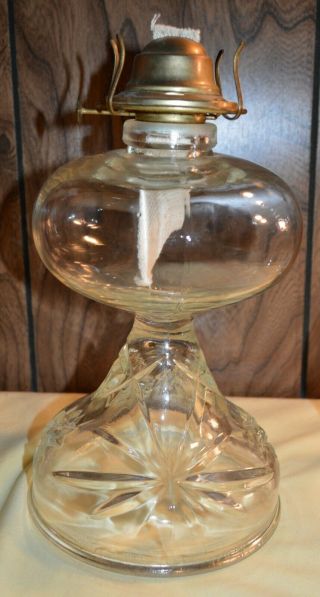 VINTAGE EAPC EARLY AMERICAN PRESCUT PATTERN KEROSENE/OIL LAMP W/ORIGINAL SHADE 4