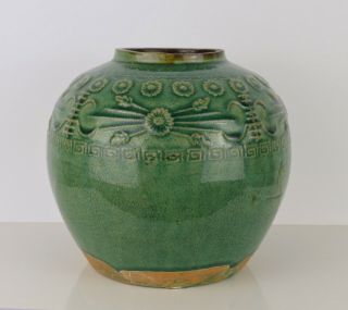 A VERY LARGE 19TH CENTURY CHINESE SHIWAN GREEN GLAZED JAR 4