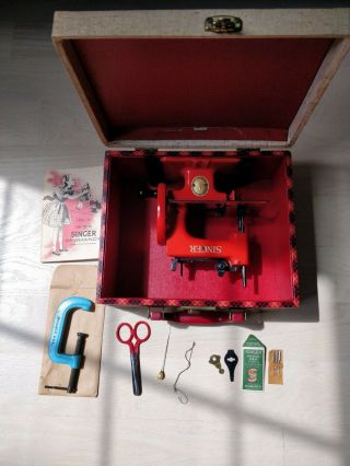 Rare 1953 Red Singer Sewhandy Model 20 Sewing Machine With Case,  Book,  Needles