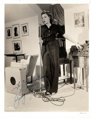 American Icon,  Singer & Actress Judy Garland,  Rare Signed Candid Photo