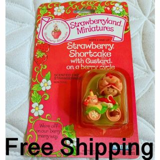 Strawberry Shortcake With Custard On A Berry Cycle Mini Vintage Rare Moc