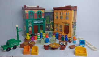 Vintage Fisher Price Little People Play Family Sesame Street House 938 Complete