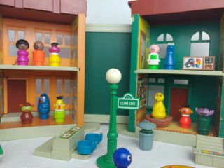 Vintage Fisher Price Little People Play Family Sesame Street House 938 Complete 5