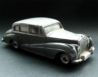 A Scarce Vintage Toy Car: Dinky " Rolls Royce Silver Wraith "