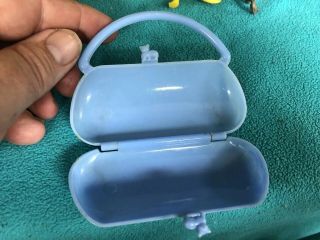 Rare VINTAGE EMBOSSED TOY BLUE HARD PLASTIC DOLL CHILD ' S PURSE W KITTENS CATS 4