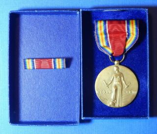 United States World War 2 Victory Medal Of Issue  Y8075