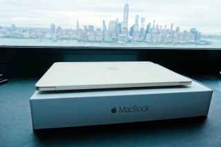 Apple MacBook 12  256 GB Gold Laptop - MLHE2LL/A (April,  2016) - Rarely 5
