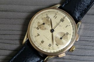 1950 ' s VINTAGE UNIVERSAL GENEVE UNI - COMPAX,  CHRONOGRAPH GOLD PLATED 285/42408 7