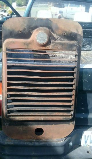 Antique Pines Automatic Winterfront Co.  Radiator Front Covor,  Chicago