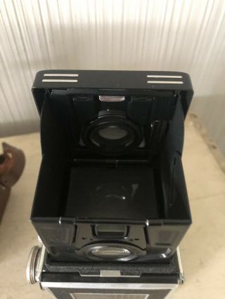 Vintage Rolleiflex 2.  8 Camera 80mm Schneider Xenotar Lens W/ Cap & Leather Case 8