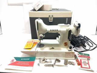 Vintage Nearly Cond.  White Singer Featherweight 221k Sewing Machine W/ Case