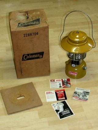 Rare Coleman Gold Bond Lantern Model 228h February 1974 W/original Box 228h704