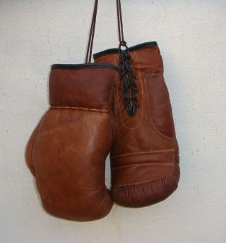 VINTAGE | TAN LEATHER BOXING GYM TRAINING PUNCH BAG & BOXING GLOVES - RETRO 4
