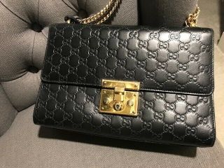 Gucci (medium) Padlock Handbag In Black Embossed Leather
