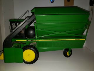 EXTREMELY RARE John Deere Cotton Picker Die Cast collectable 4