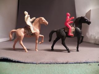 Stuart Horses With Riders And Saddles Black And Tan Set Of Two