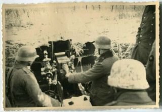 Ww2 Archived Photo Artillery Unit With Leig 18 Infantry Support