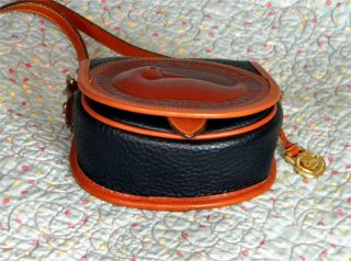 Vintage Dooney and Bourke Big Duck Shoulder Bag U.  S.  A.  Black and Tan 3