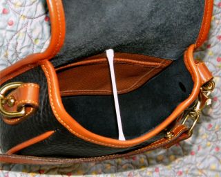 Vintage Dooney and Bourke Big Duck Shoulder Bag U.  S.  A.  Black and Tan 7