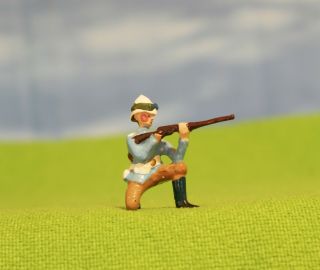 Vintage Lead Toy Figure - Soldier Officer Kneeling / Rifle - 100 91