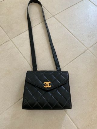 Vintage Chanel Black Lambskin Cc Quilted Leather Crossbody Bag