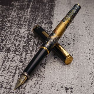 Vintage Pilot Custom Black & Gold Maki - E Body 14k - 585 Gold F Nib Fountain Pen