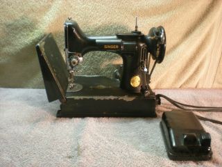 Vintage Singer 221 Featherweight Sewing Machine S/n Aj133529,  No Case.