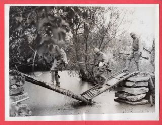 1937 Japanese Troops Crossing Stream In Shanghai Sector China 7x9 News Photo