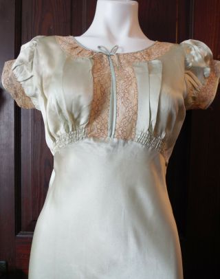 Vintage Bias Cut Green Silk Ecru Lace Dressing Gown Nightgown Lingerie L/40
