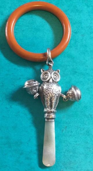 SOLID SILVER OWL BABIES RATTLE AND TEETHER WITH SILVER BELLS.  B’HAM 1931.  A 578. 2