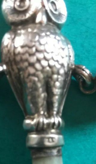 SOLID SILVER OWL BABIES RATTLE AND TEETHER WITH SILVER BELLS.  B’HAM 1931.  A 578. 5