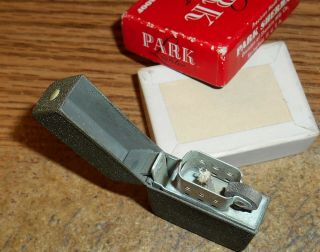 VINTAGE PARK SHERMAN WWII BLACK CRACKLE LIGHTER/4 - BARREL HINGE/IN BOX/VERY RARE 6