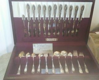 Oneida Community 73pc.  " White Orchid " Silverplate Flatware Set & Chest Great