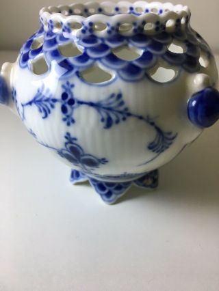 Antique ROYAL COPENHAGEN Porcelain Blue Fluted Lace Musselmalet Vase 1/1043 2