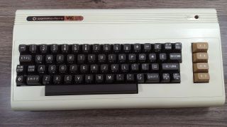 Vintage Commodore Vic - 20 Complete - Matching Serial Numbers - 2