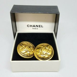 Authentic Rare Vintage Chanel Cc Logo Gold Round Quilted Clip Earrings