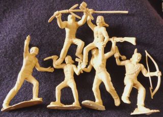Marx Fort Apache Playset 60mm Pl - 591 Qty 6 Indian Figures In Cream Color