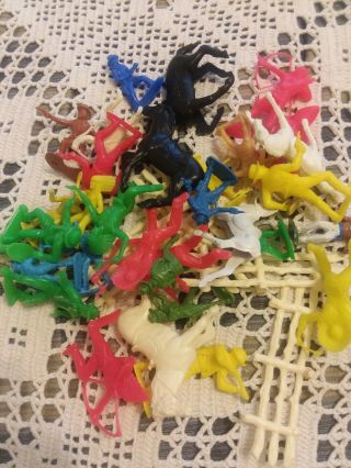 Vintage 40 Piece Plastic Cowboys And Indians With Fence & Horses