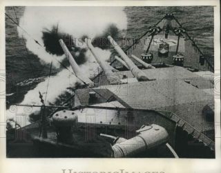 1941 Press Photo The Big Guns Of A German Battleship Fire At A British Ship