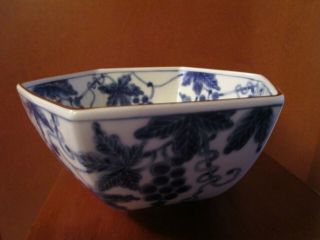 Vintage Asian Blue & White 6 Sided Porcelain Bowl Grapes,  Vines And Leaves Sign