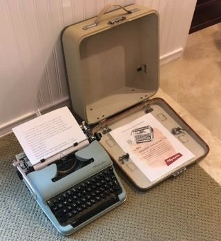 VTG 1960 Olympia SM4 Signature S Seafoam Script Portable Typewriter w/ Case 12