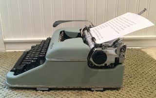 VTG 1960 Olympia SM4 Signature S Seafoam Script Portable Typewriter w/ Case 8