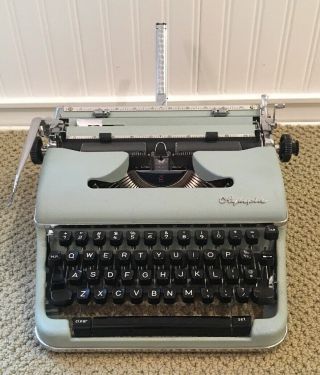 VTG 1960 Olympia SM4 Signature S Seafoam Script Portable Typewriter w/ Case 9